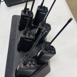 6 EACH MOTOROLA GP300 UHF RADIOS WITH DROP-IN CHARGER