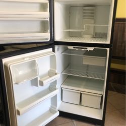 R. E. F. R. I. G. E. R. A. D. O. R.   3 Meses De Garantía 