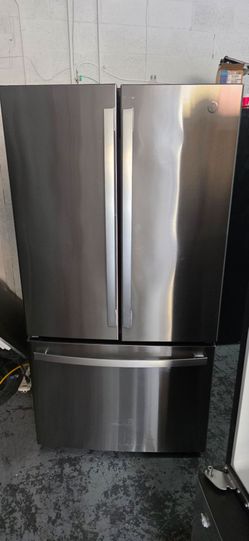 NEW GE REFRIGERATOR FRENCH DOOR STAINLESS STEEL 36X69 WITH ICE AND WATER INSIDE