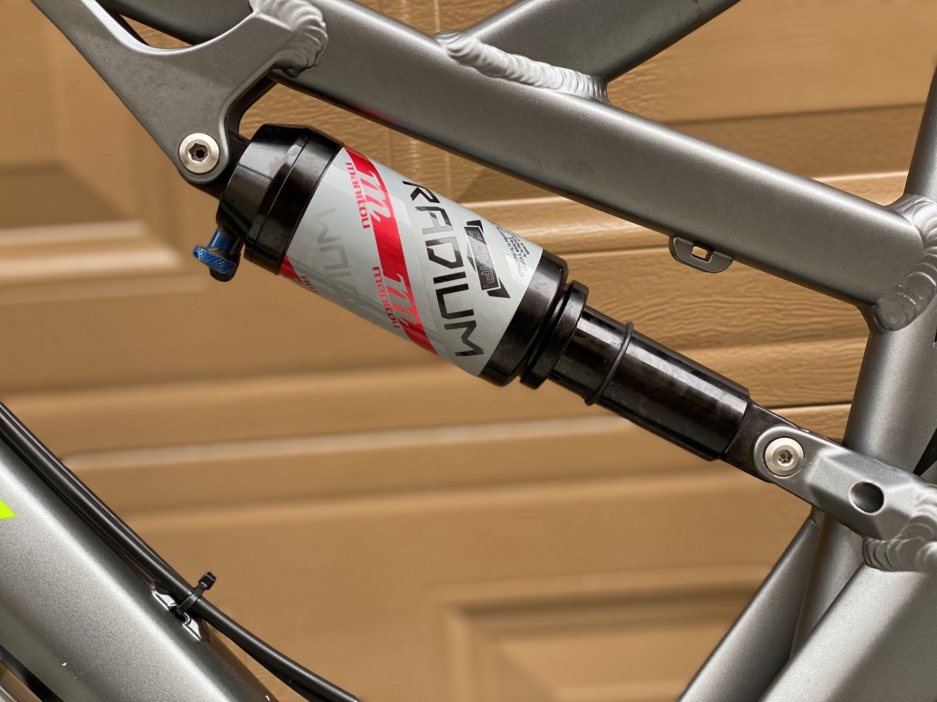 fuji full suspension bike