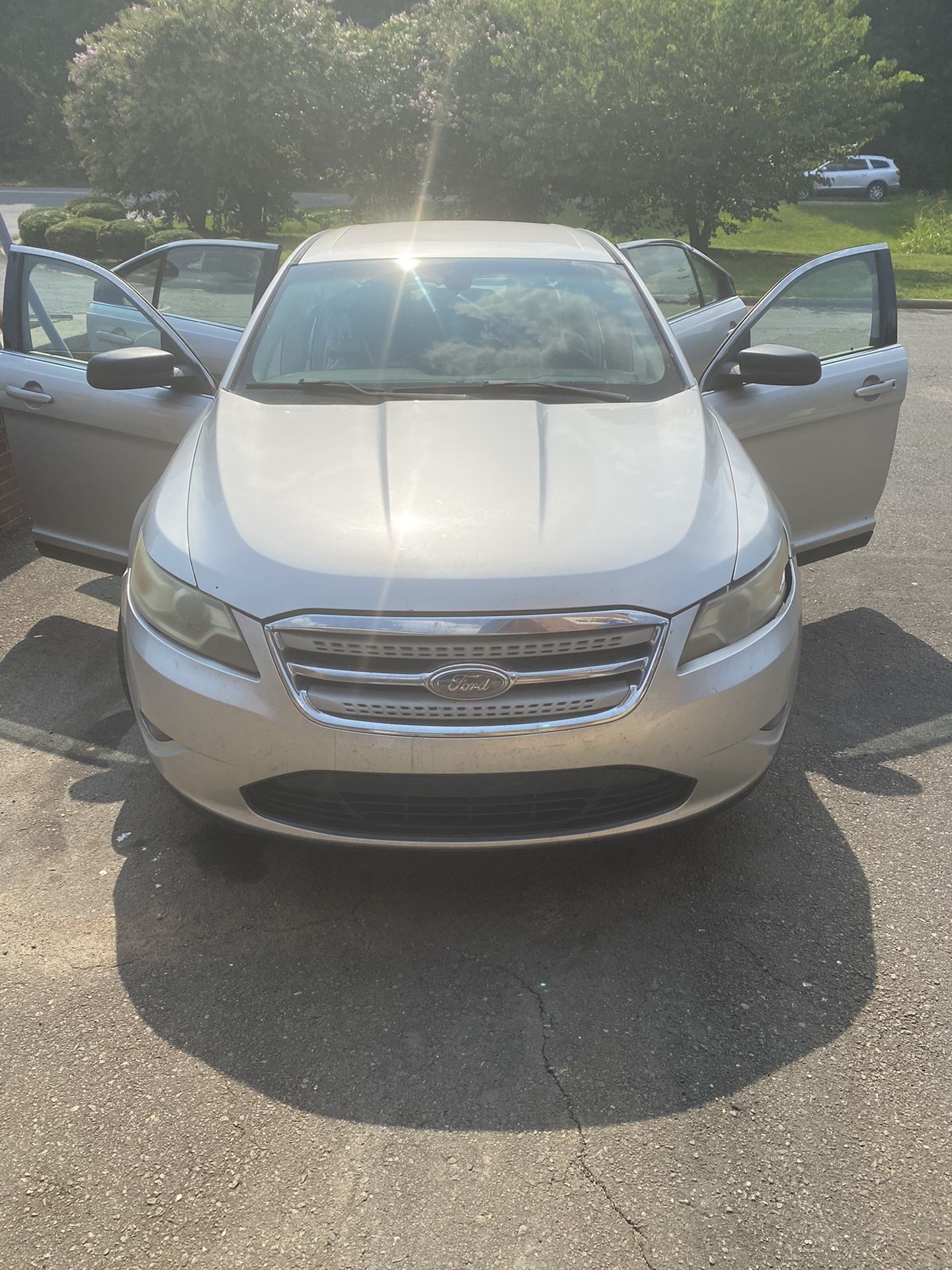 2010 Ford Taurus