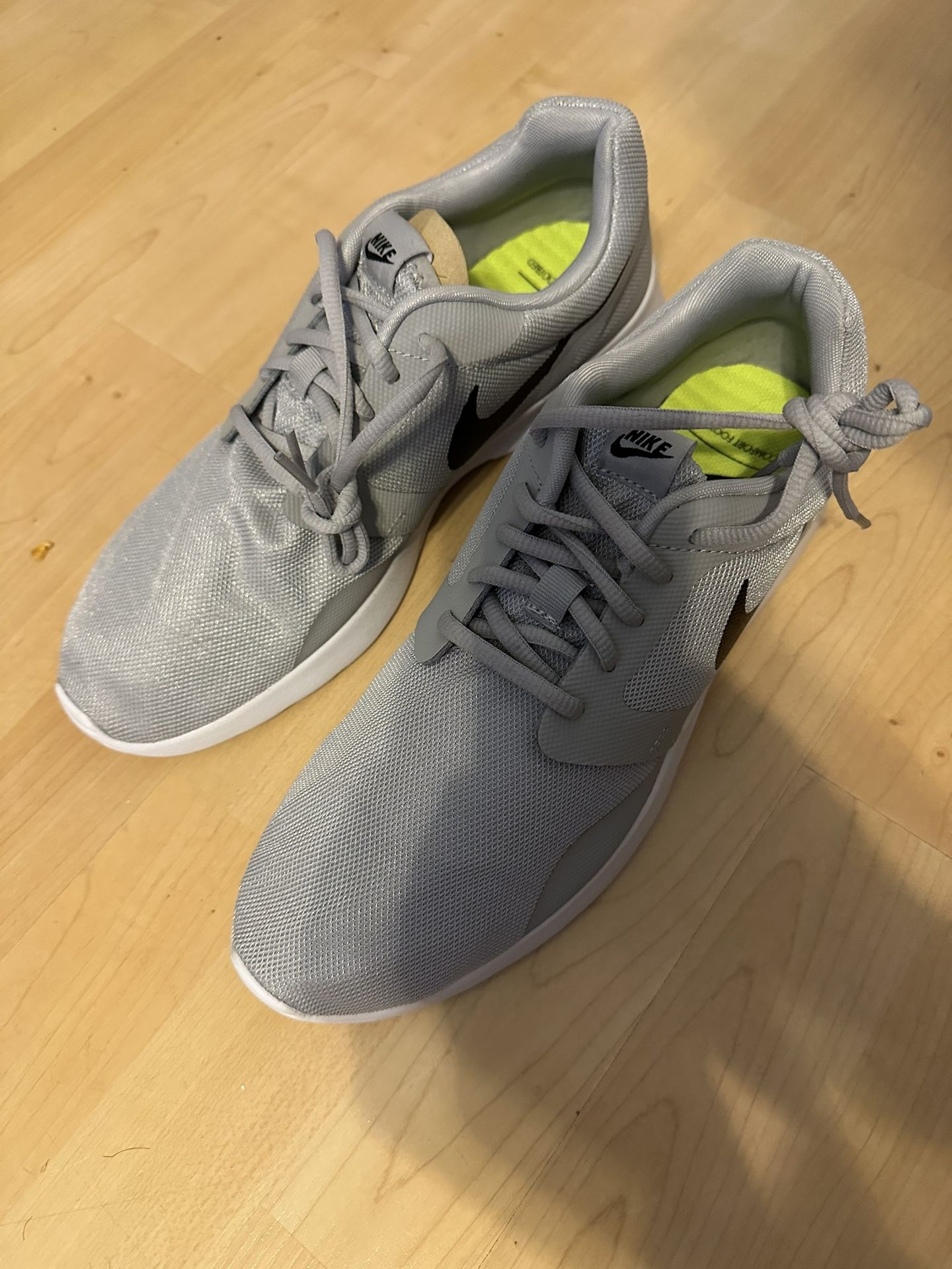 NIKE Men's Tanjun Sneakers, Breathable Textile Uppers and