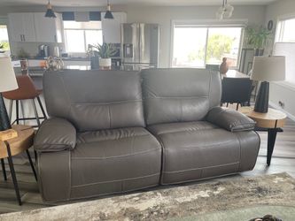Reclining loveseat