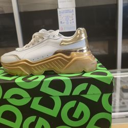 Dolce Gabbana Shoes Size 39 Layaway Available 10% Down If You Are Interested Ask For Maribel Thank You 