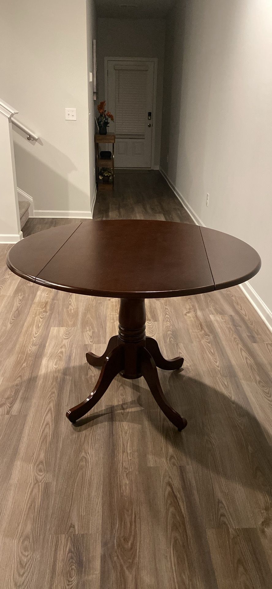 Wooden Round Dining Table.!