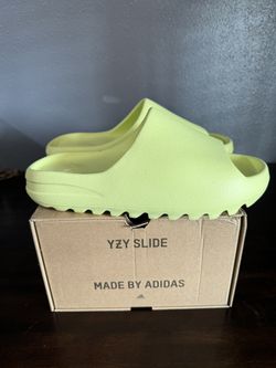 Yeezy Slides ‘Glow Green’ - Size 11