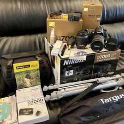 Nikon D7000 With Accessories 