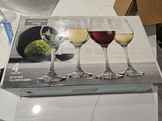 Modern Living 13 oz Wine Glasses Set of 3