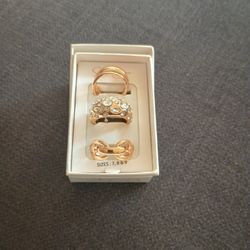 Some Gold Fashion Rings 