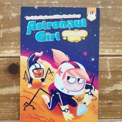 'ASTRONAUT GIRL' PAPERBACK CHILDREN'S NOVEL
