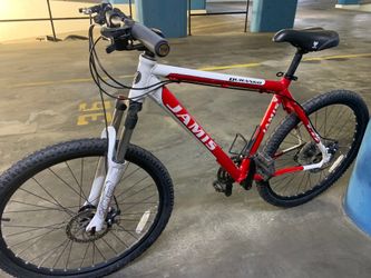Jamis Durango. 21 speed medium size lightweight aluminum frame with mechanical disc brakes