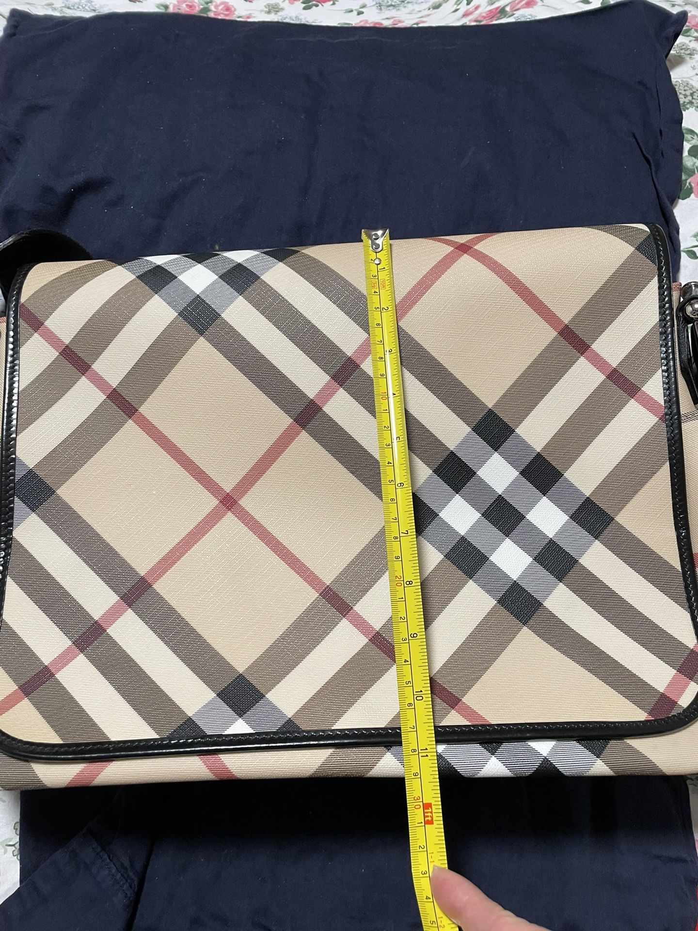 Like Brand New Authentic Burberry Messenger Bag $500