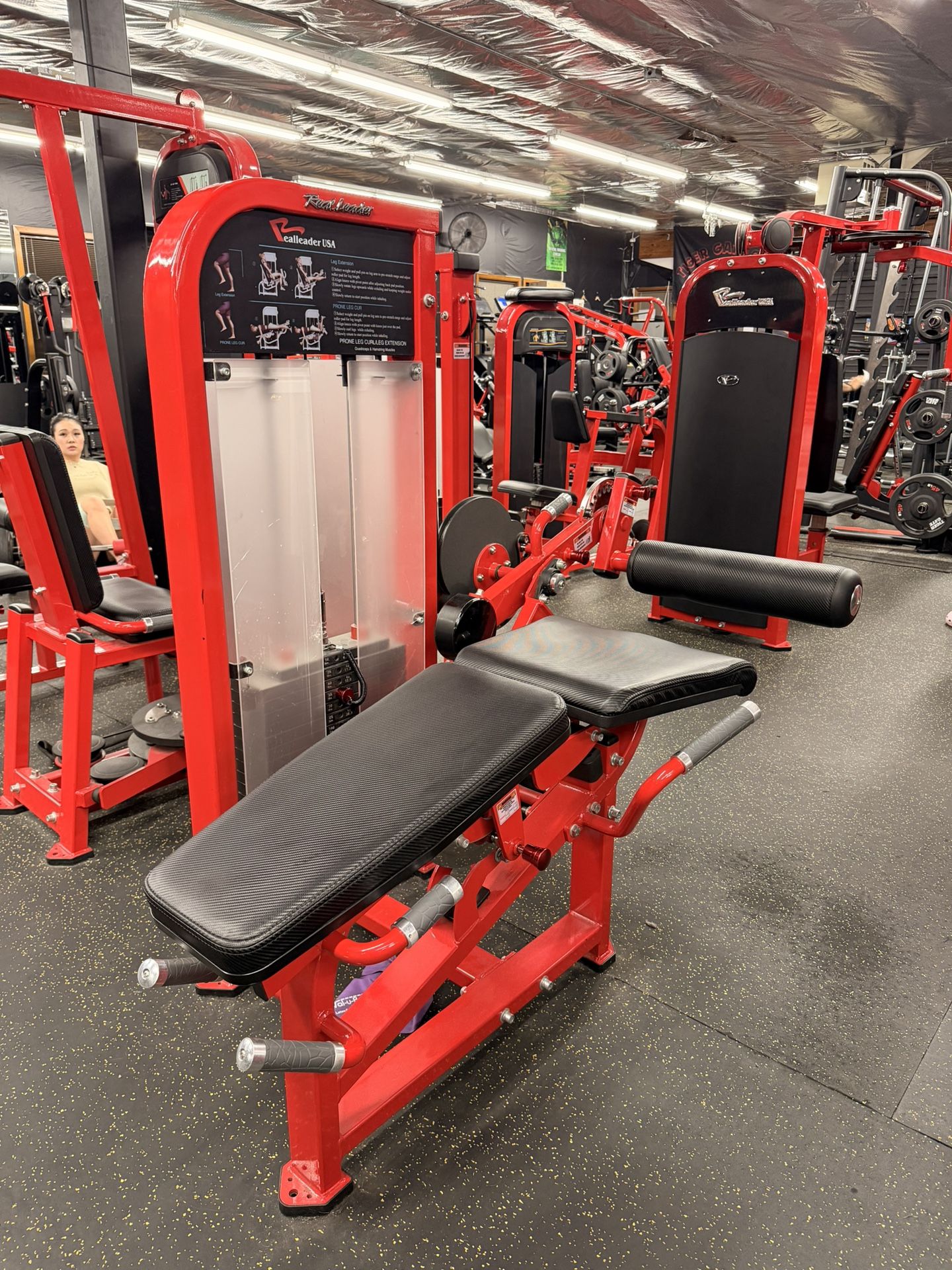 Real Leader Leg Extension Leg Curls Gym Machine 