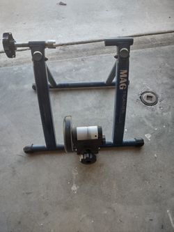 Indoor bike trainer