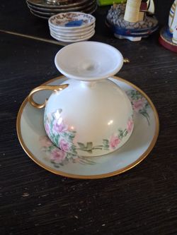 Vintage Footed/Pedestal Teacup and Saucer Set – Pink Roses & Gold Trim
Description:
