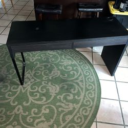 IKEA MICKE Desk