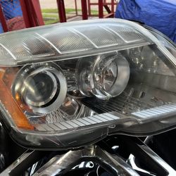 New 10-2012 Mercedes Benz Right Headlight 