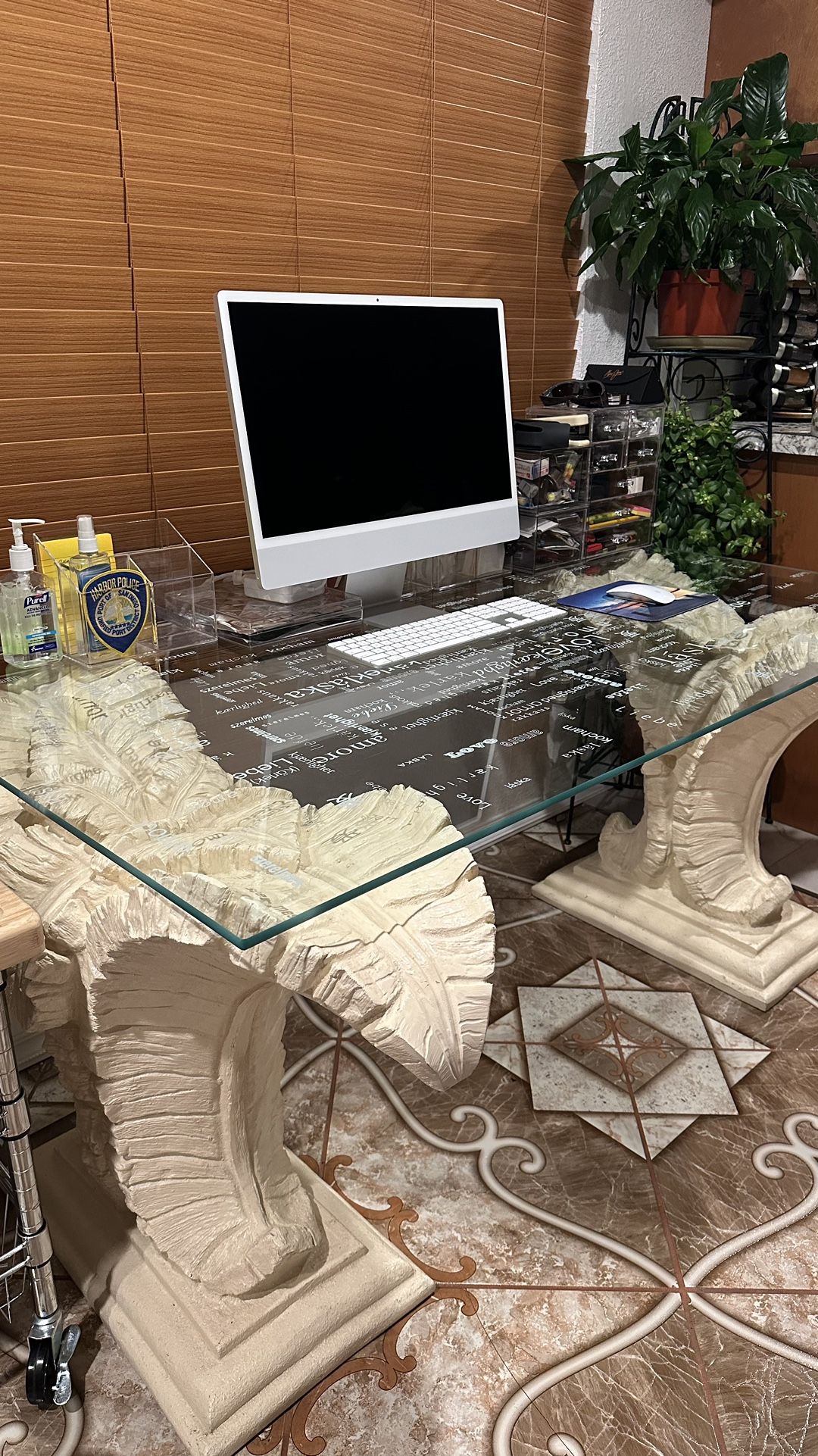 CLEAR RECTANGULAR PRINTED GLASS TOP WITH LEAFT DECORATIVE STANDS DESK