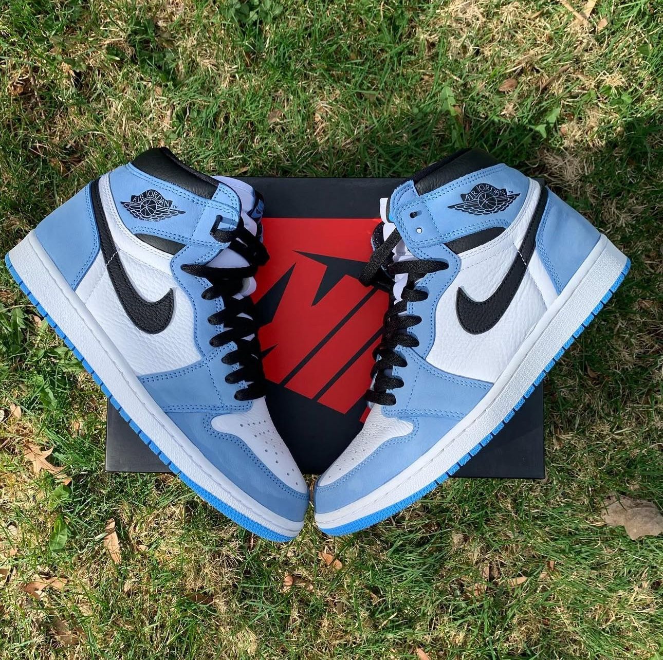 Jordan 1 University Blue  🐳