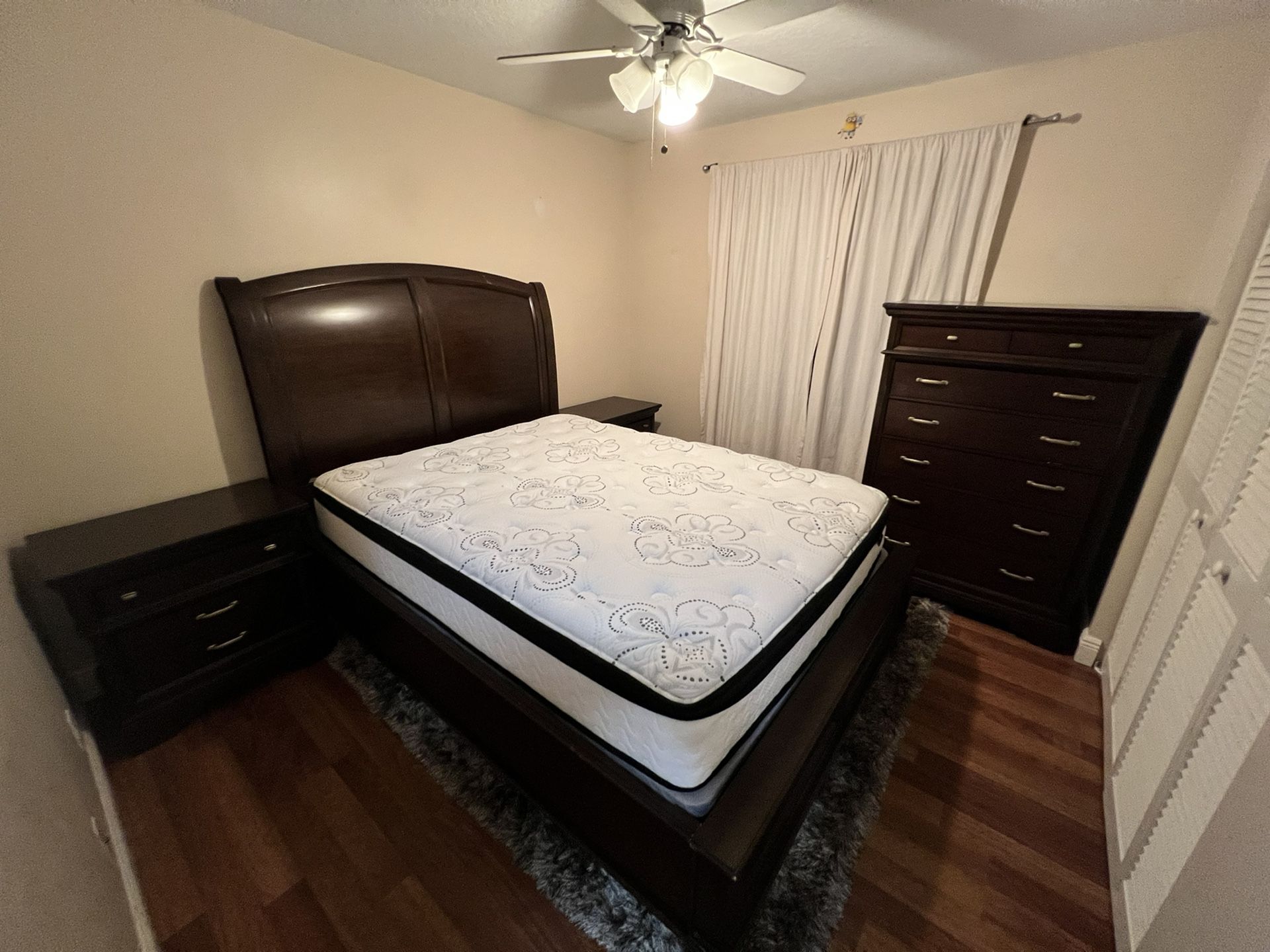 Queen Bed Set and Nightstands (2) - Kevin Charles Signature 