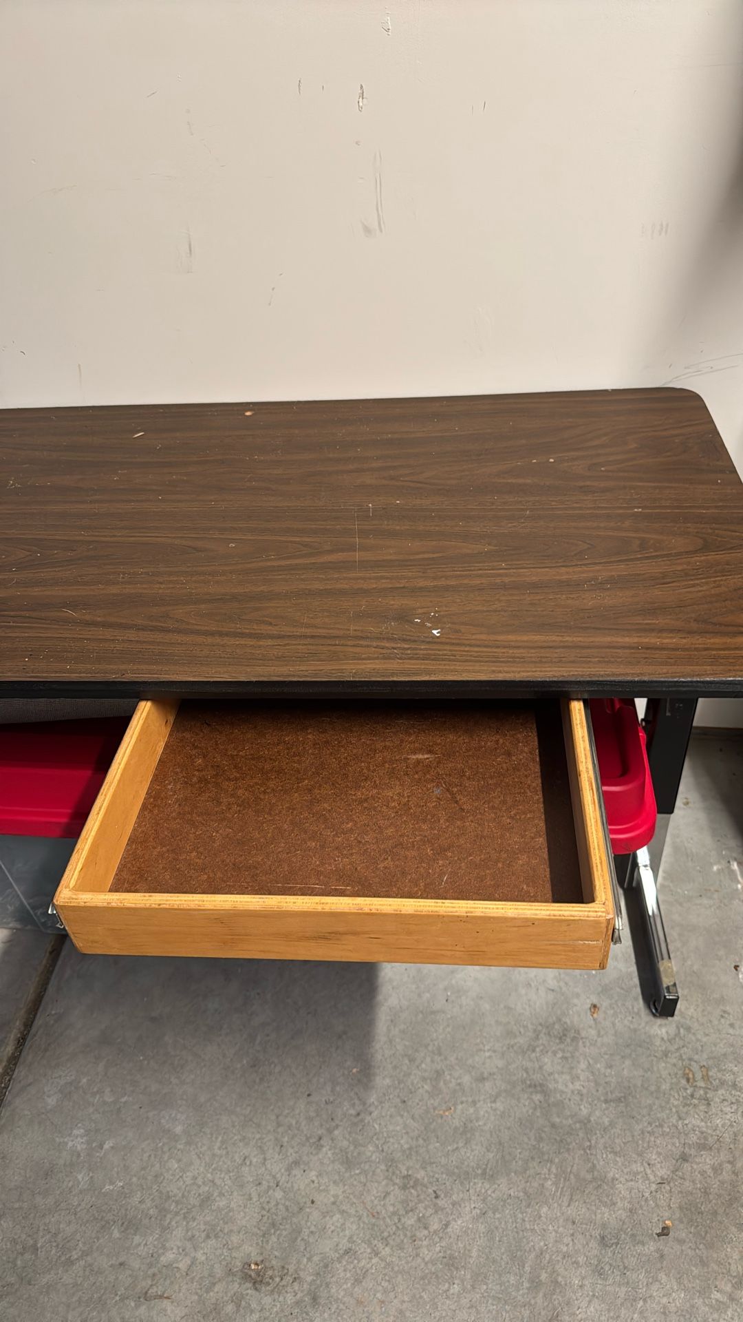 Free Desk - Manually Adjustable/standing 