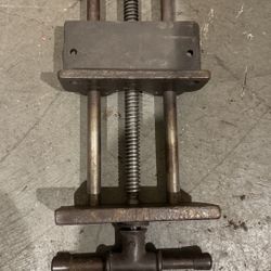 Vintage Heavy Duty Underbench Vise