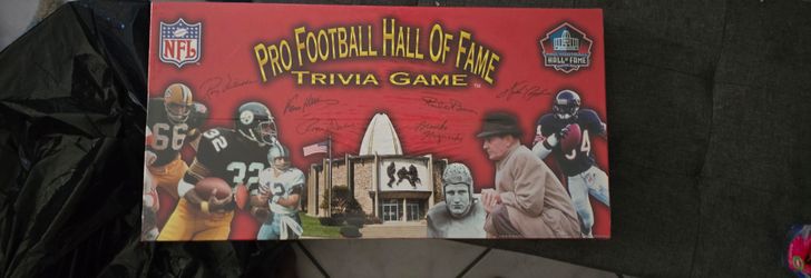 Pro Football Hall of Fame Trivia Game Unopened