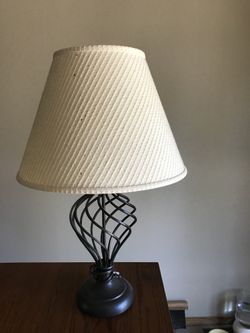 All metal lamp, 3way switch, 28” tall. Few tiny spots on the shade.