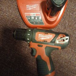 M12 Milwaukee  Drill With Charger 