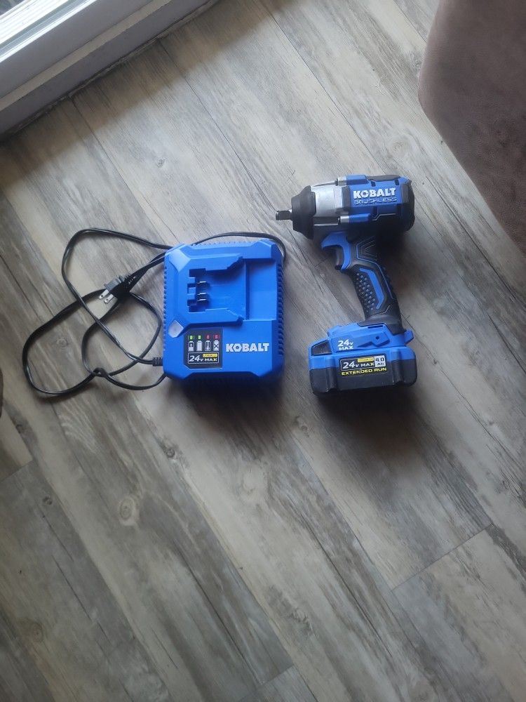 KOBALT 24V IMPACT WRENCH 1/2" Kit