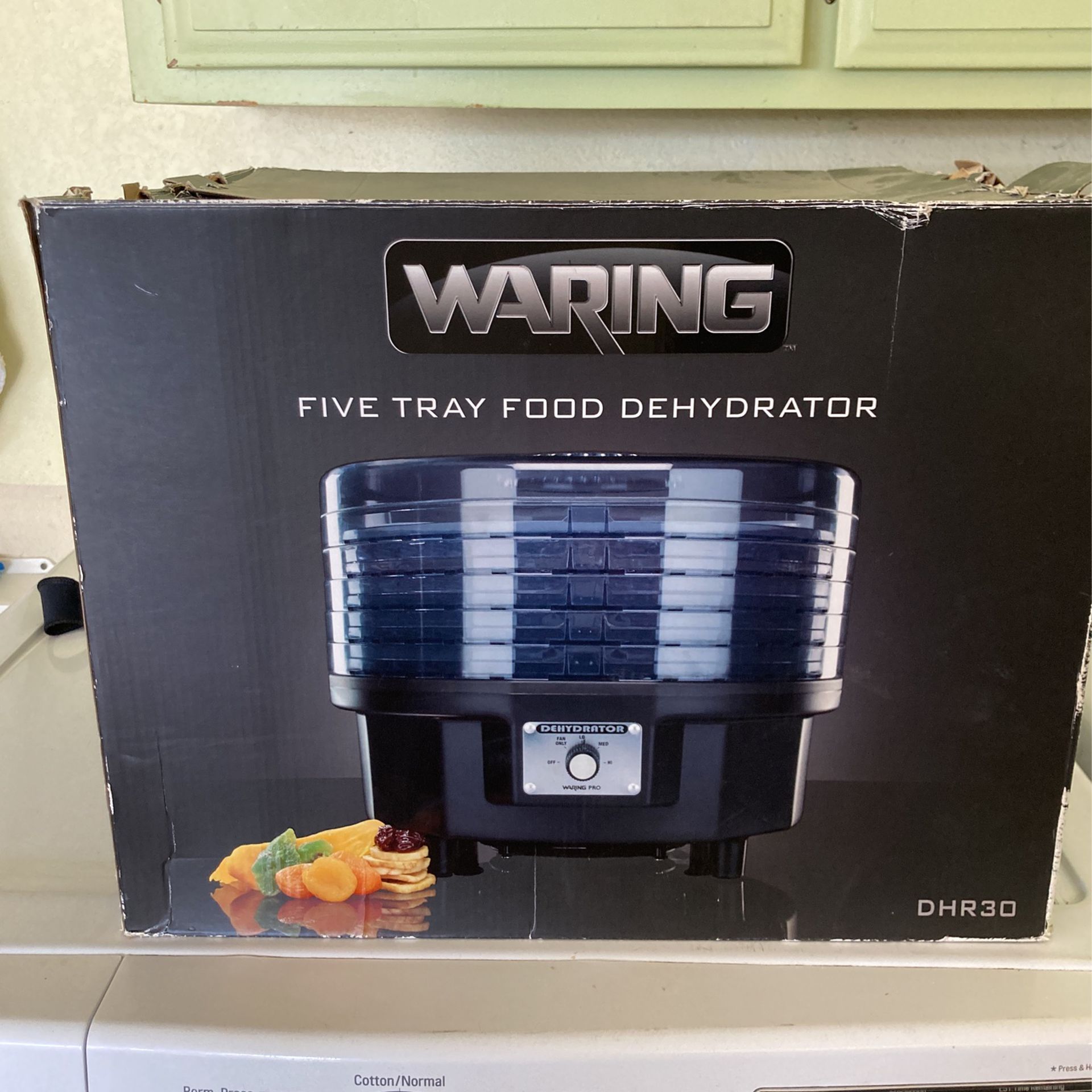 5 Tray Waring Food Dehydrator for Sale in Hemet, CA - OfferUp