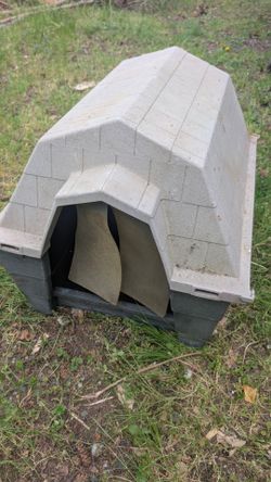 Free dog house