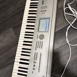 Korg Triton Le 61 Music Workstation Synthesizer Keyboard