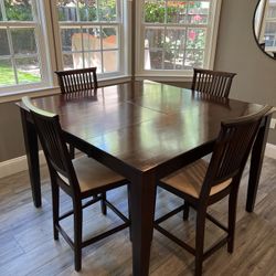 Expandable Dining Table & Chairs (7)