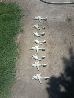 8 iron bird hangers