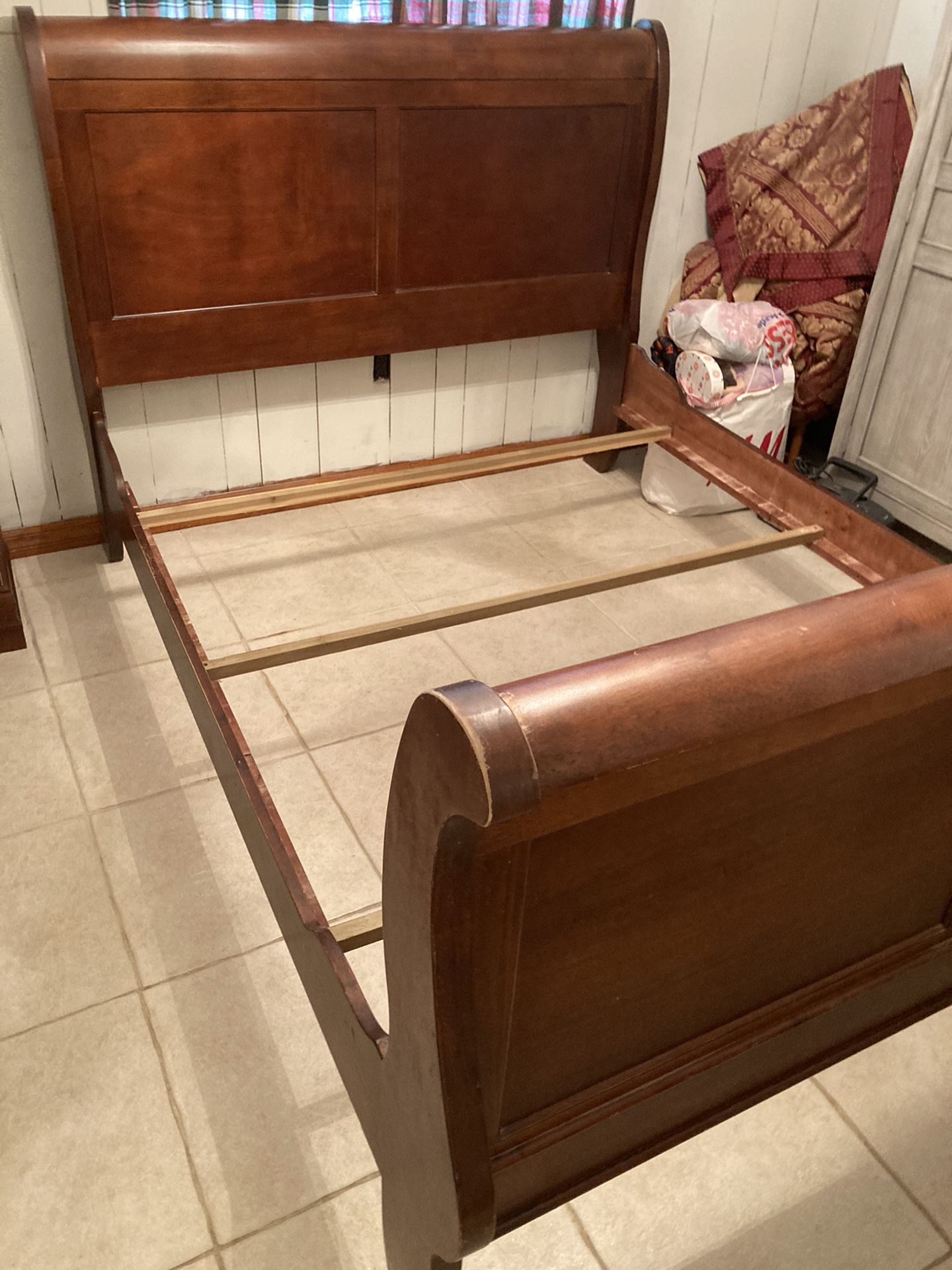 Sleigh bed and 1 side table and dresser