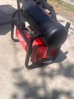 Milwaukee 2 gallon air compressor