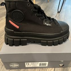 Women Palladium Boots 7.5