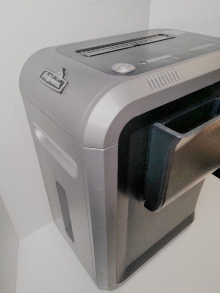 Fellows 58-99Ci Document Shredder 