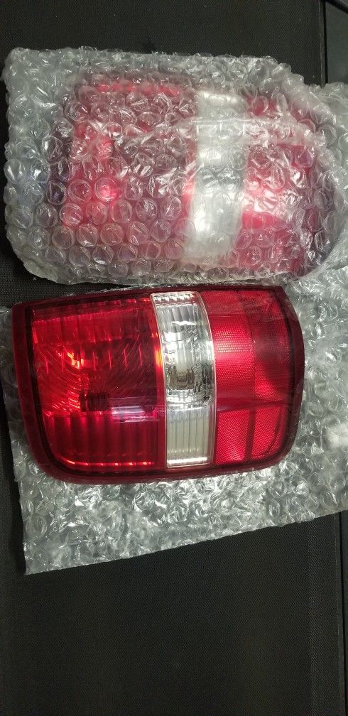 04 - 08 Ford F150 Tail Lights