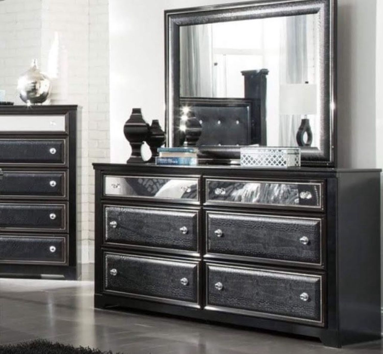 DRESSER SET