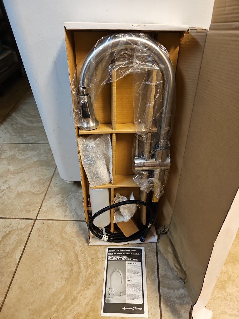 BRAND NEW AMERICAN STANDARD PULLDOWN KITCHEN FAUCET