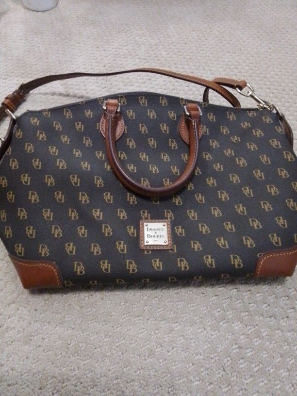 Dooney And Bourke Purse With Keychain NEW!