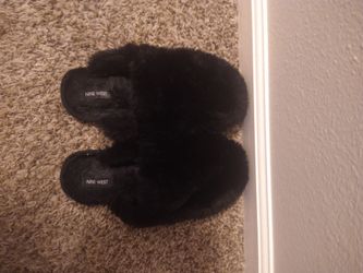 Black fur slippers