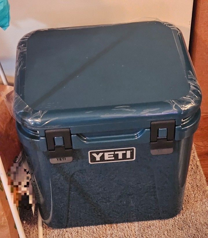 YETI Roadie 24 Cooler (Agave Teal)