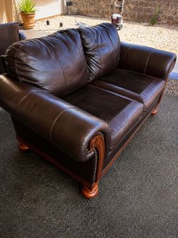 Brown Leather Living Room Set – Sofa & Loveseat