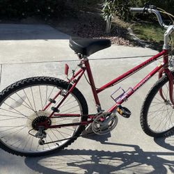 Schwinn Women’s Road/mountain Bike