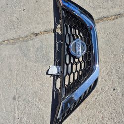 Nissan Sentra Grille Oem