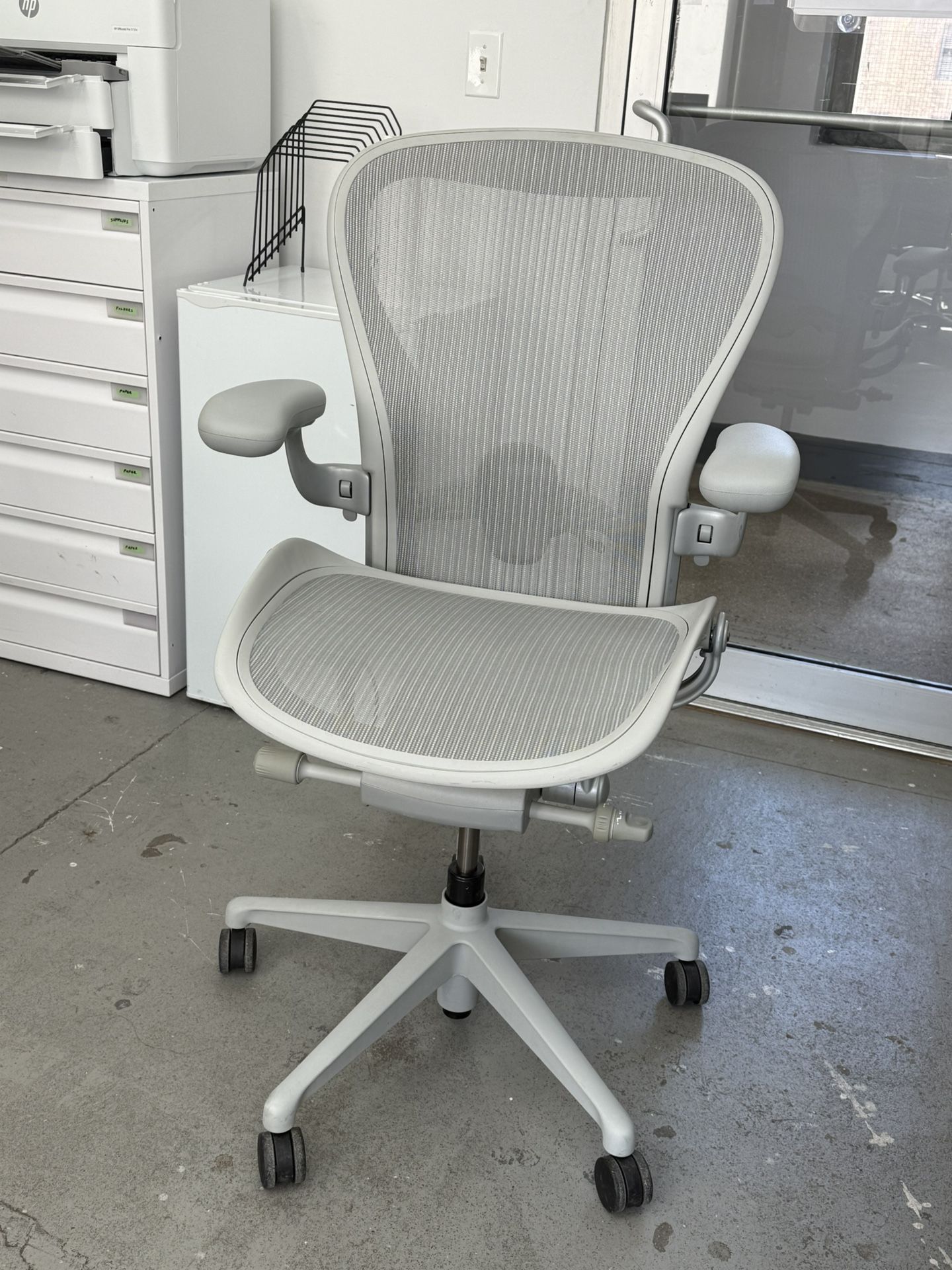 Herman Miller Aeron Pre-owned Chair