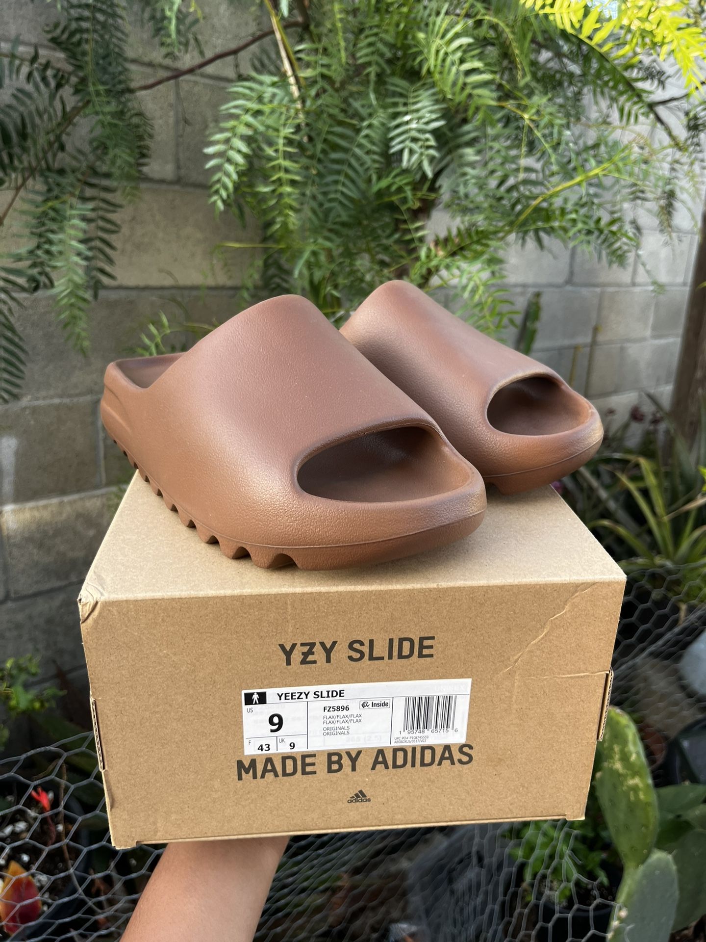 Adidas Yeezy Slides Flax Size 11